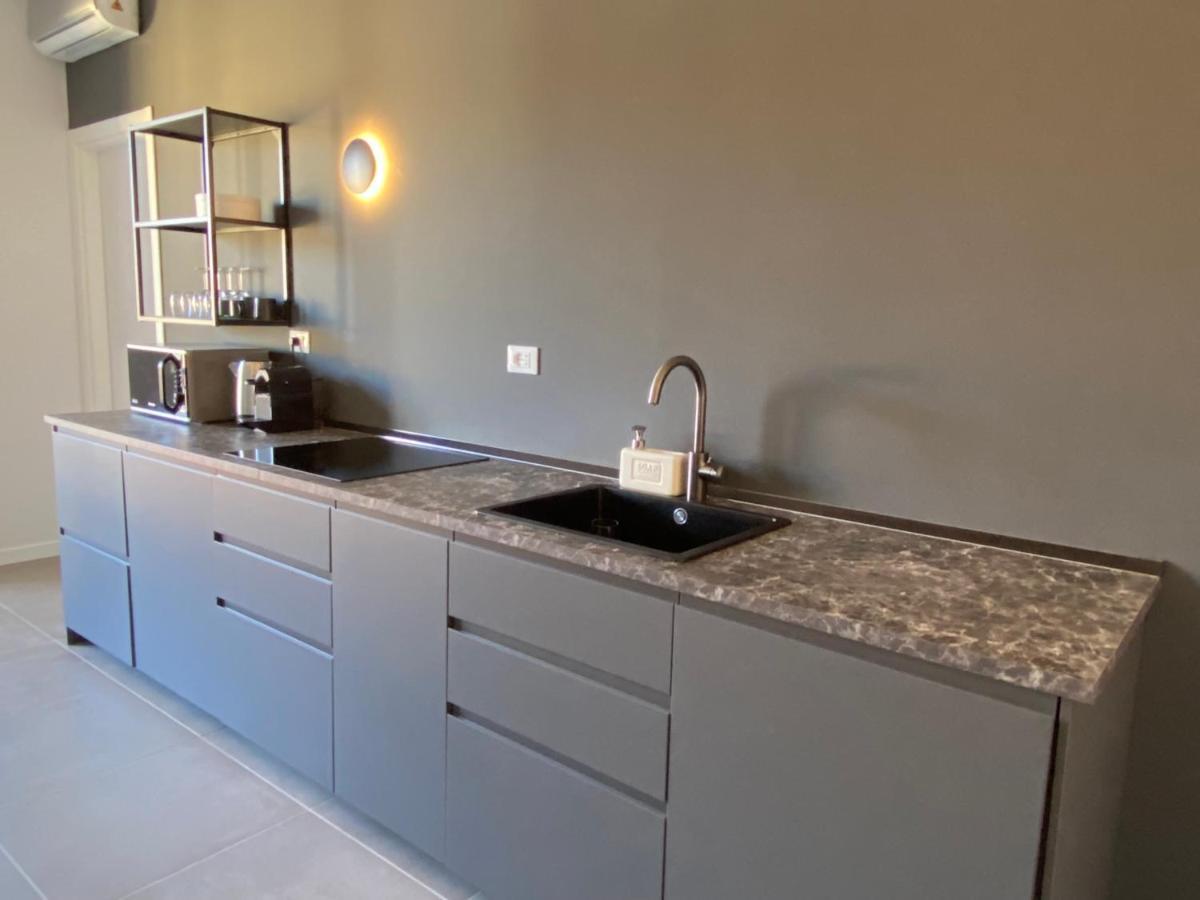 Vittoria Holiday Home Verona Bagian luar foto